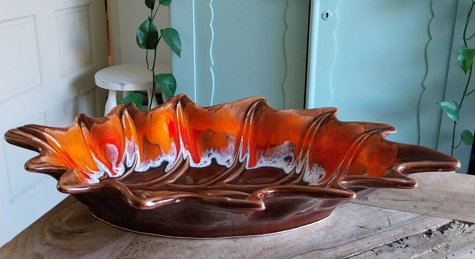 Retro oranje grote Vallauris schaal van keramiek, Ophalen of Verzenden, Huis en Inrichting