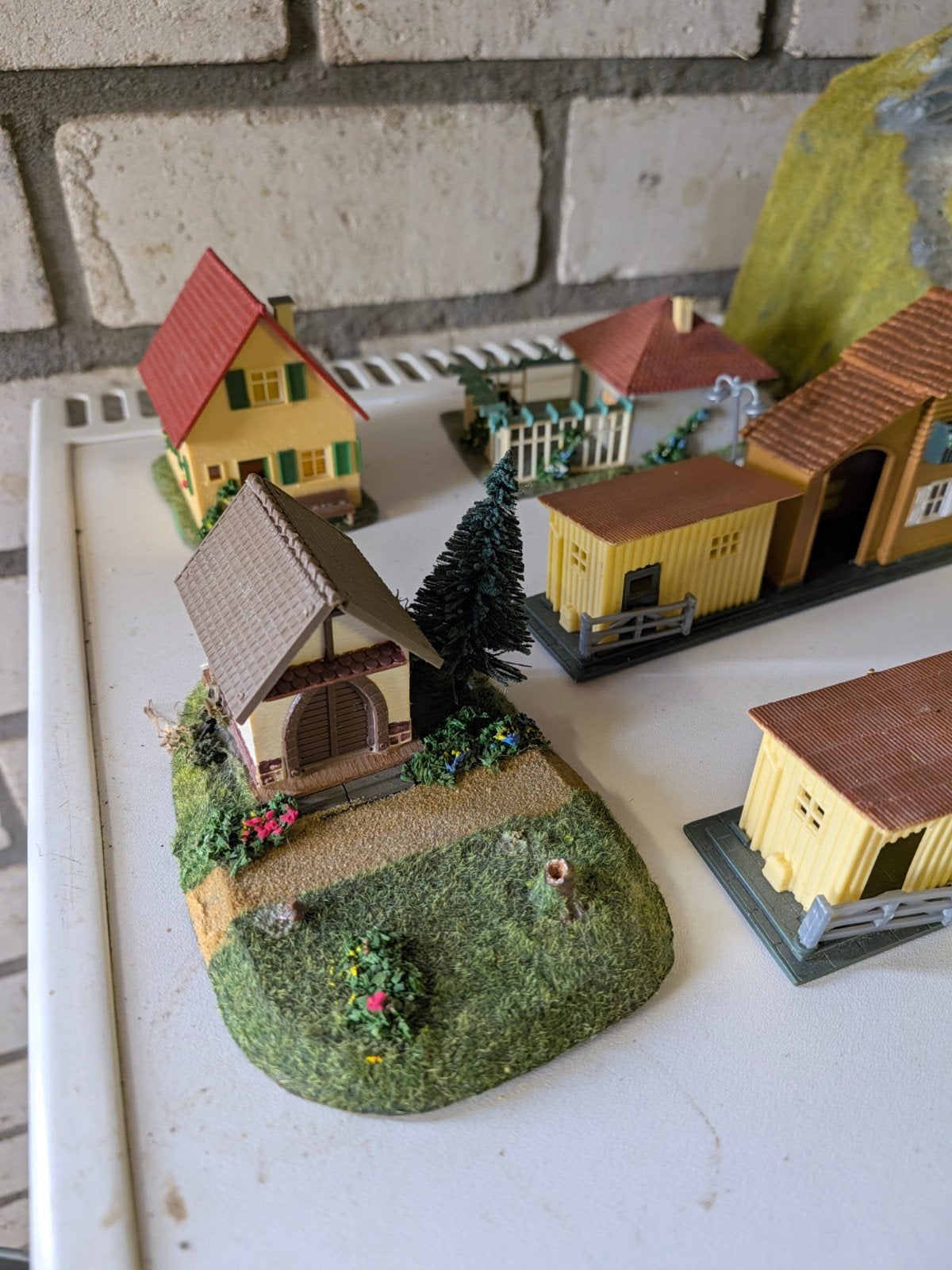 Diverse modelbouw huisjes en tunnel H0, Hobby en Vrije tijd, Overige merken, Gebruikt, Gelijkstroom of Wisselstroom, Brug, Tunnel of Gebouw