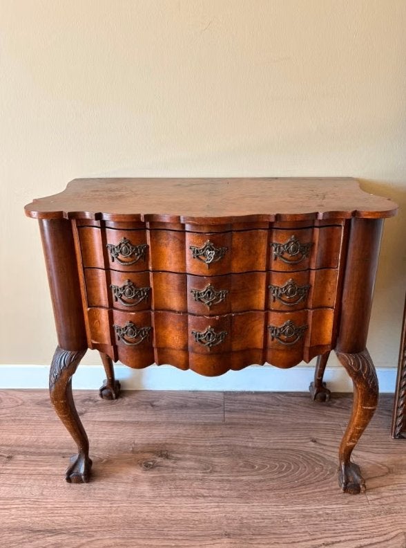 Foto 4 van Prachtige Bombe commode/buikaste in LouisXV stijl