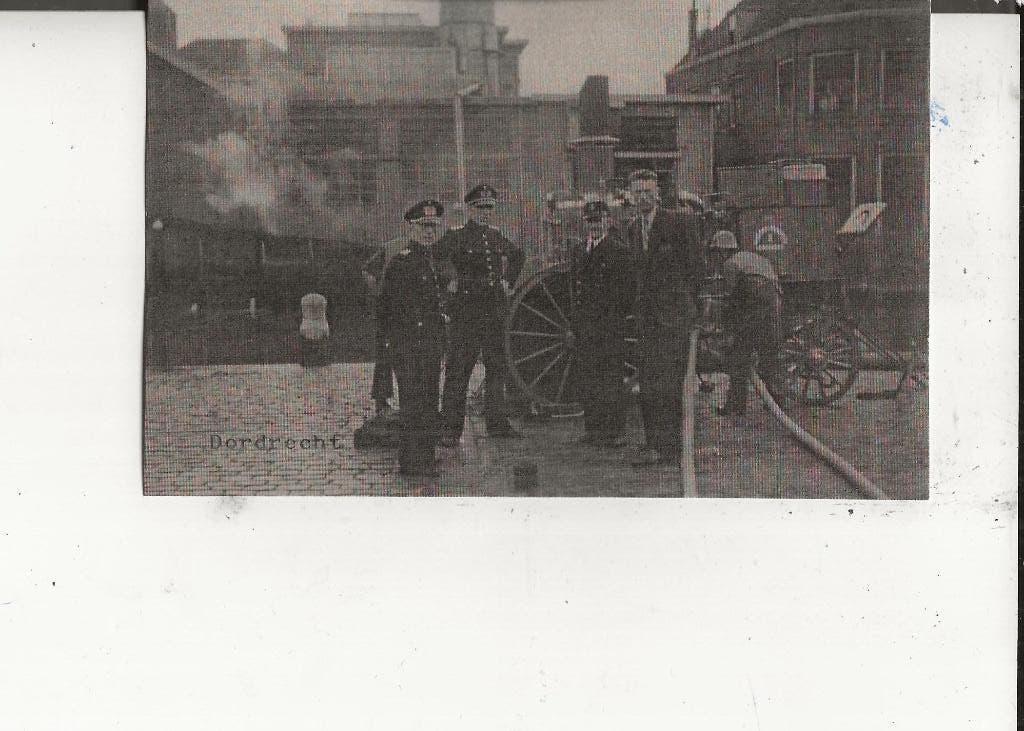 Dordrecht Vest met brandweer en personeel, Ophalen of Verzenden, Ongelopen, Zuid-Holland