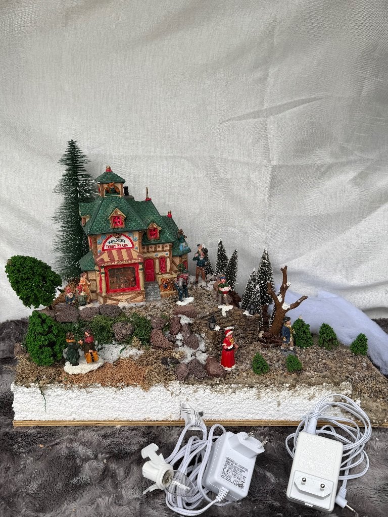 Kerstdorp op plateau –  Bernie's Teddy Bears met decoratie, Ophalen of Verzenden, Gebruikt