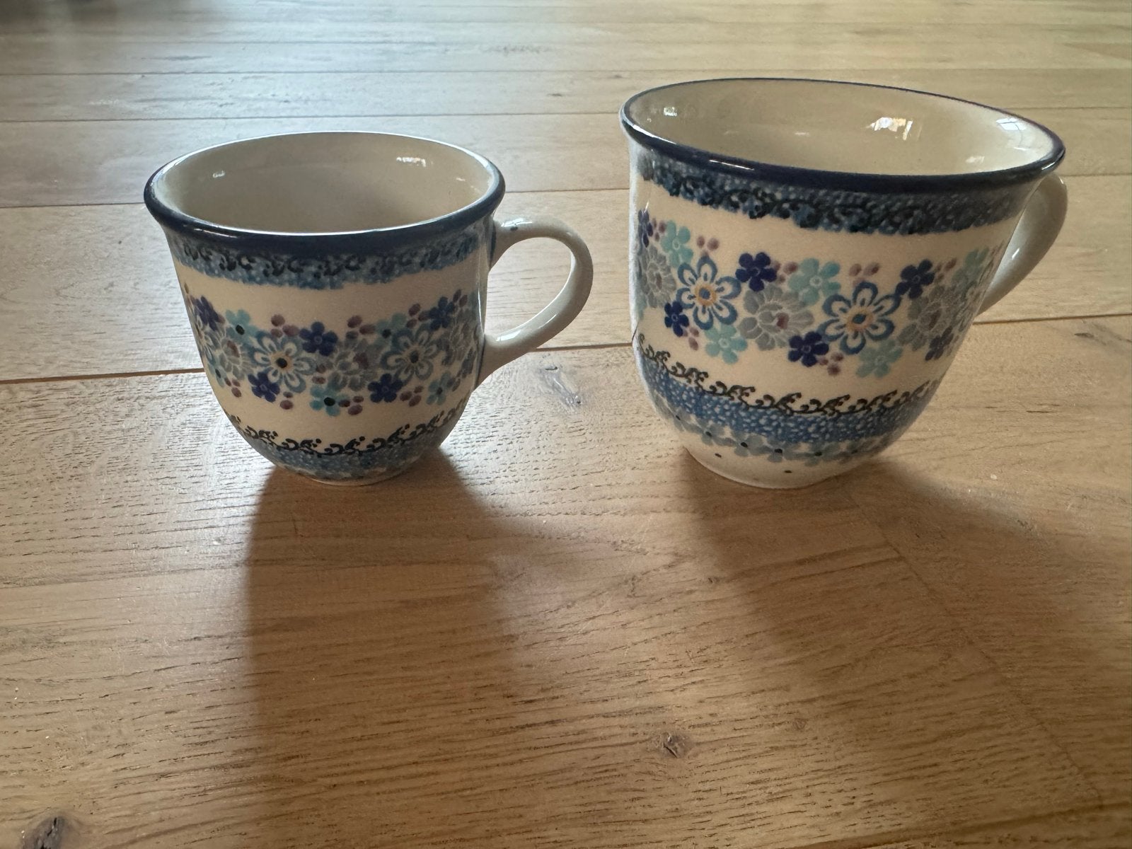 Set van 2 Poolse keramische mokken - Boleslawiec stijl, Overige merken, Keramiek, Zo goed als nieuw, Overige stijlen