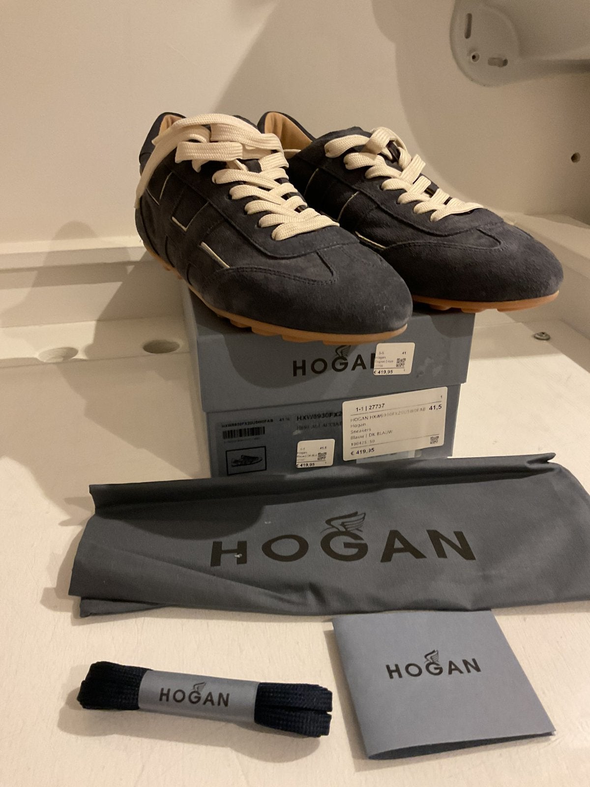 Hogan donkerblauw suede sneakers maat 41 nieuw, Blauw, Nieuw, Ophalen of Verzenden, Sneakers of Gympen