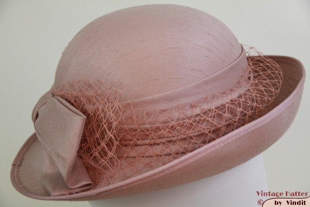 mooie Dameshoed KayBee roze met voile en strik 55 = S Nieuw, Nieuw, Ophalen of Verzenden, Accessoires, Roze
