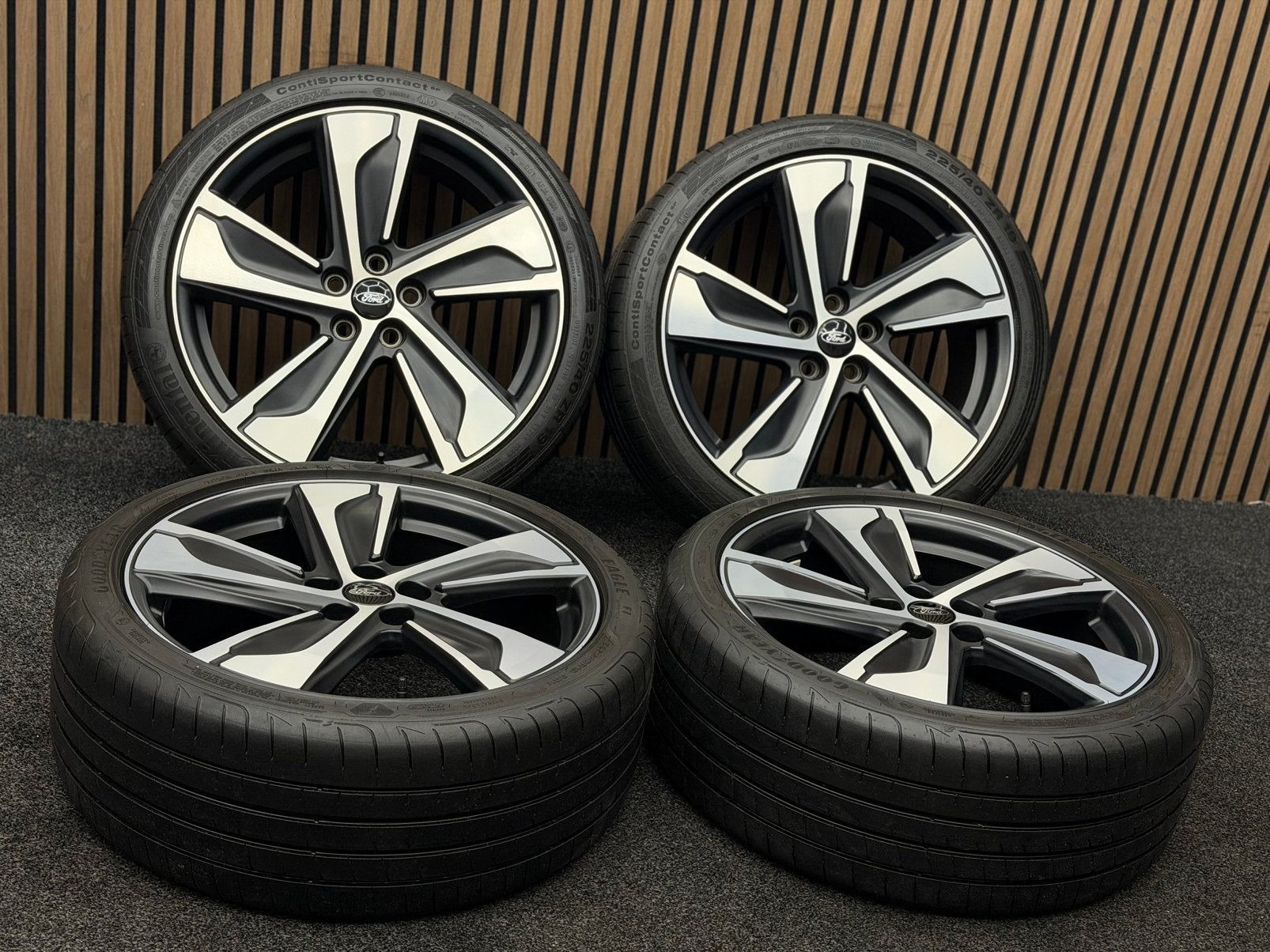 Originele 19 inch Ford Puma ST-Line 5x108 ET47.5 225/40/19, Auto-onderdelen, ., Banden en Velgen, ., Ophalen