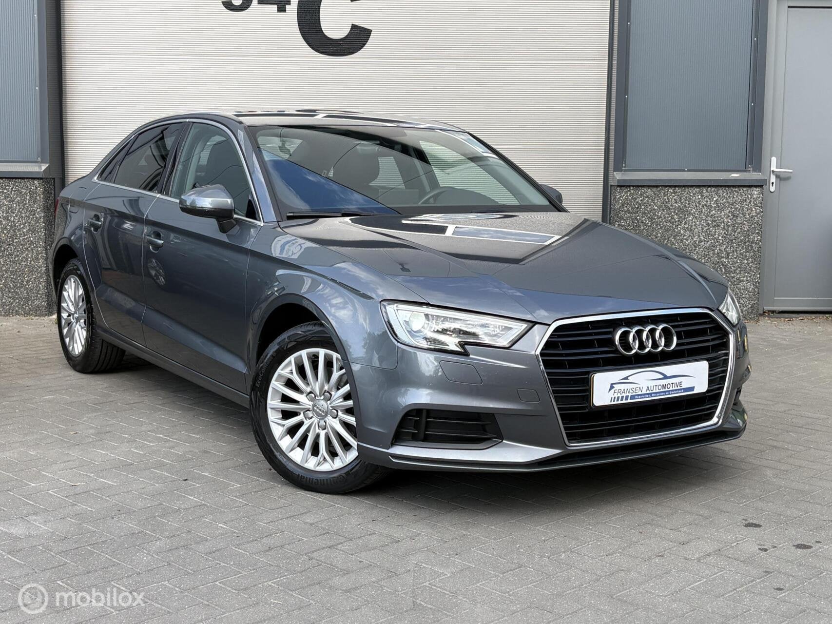 Audi A3 Limousine 1.0 TFSI Pro line Leer/Xenon/Trekhaak, Gebruikt, 116 pk, 23 km/l, Bedrijf