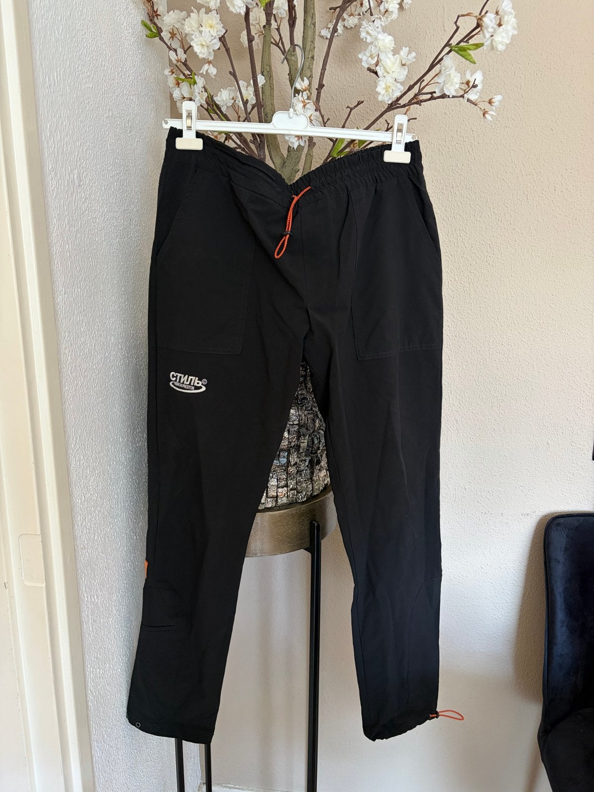Heron Preston Broek - Zwart met Oranje Details, Zwart, Maat 42/44 (L), Ophalen of Verzenden, Lang