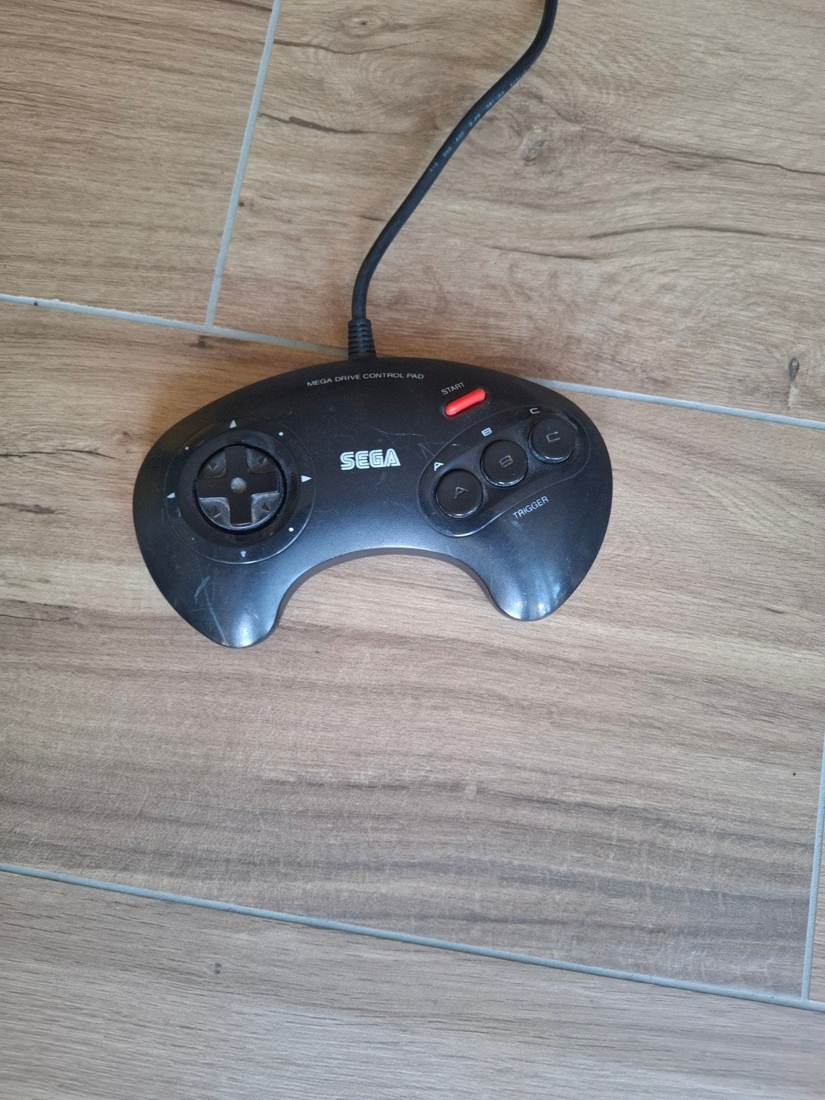 Sega Mega Drive Controller - Gebruikt, Spelcomputers en Games, Spelcomputers | Sega, Ophalen of Verzenden, Gebruikt, Met 1 controller