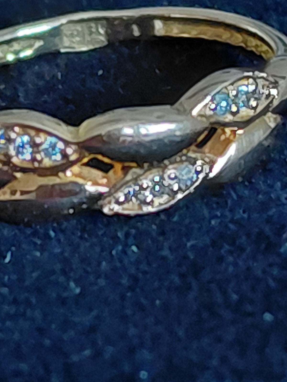 TE KOOP DEZE PRACHTIGE 14 KARAATS GOUDEN RING .DE SETTING BE, Ophalen of Verzenden