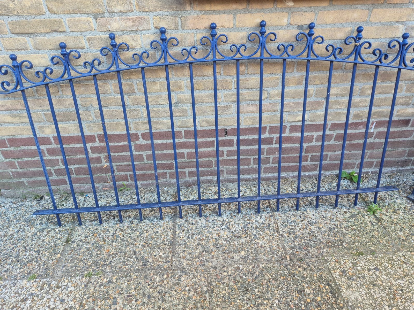 Sierhekwerk met poort - Blauw ijzeren hekwerk, Tuin en Terras, Tuinhekken en Hekwerk, Ophalen, Met poort, Gebruikt, Sierhekwerk