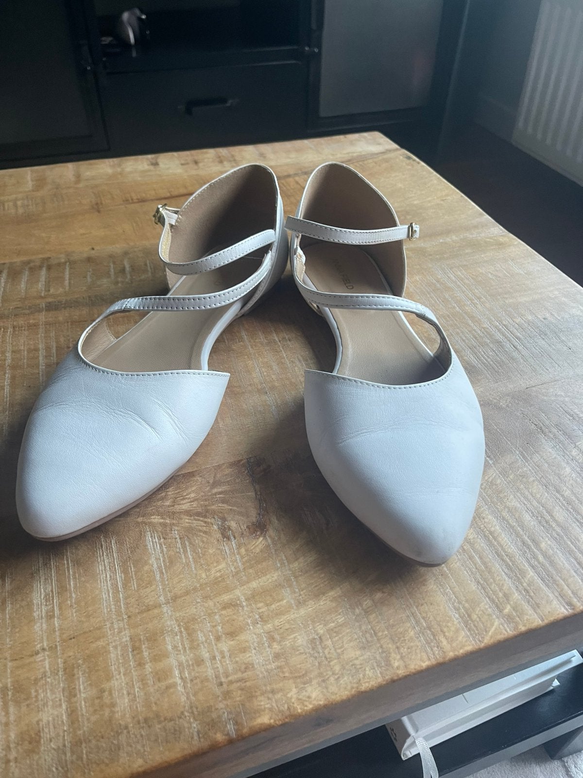 Trouwschoenen maat 44 wit, Kleding | Dames, Ophalen of Verzenden, Zo goed als nieuw, Wit, Trouwjurk