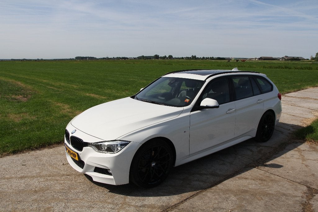 BMW 318i Touring M-Sport 2017 – 146k km – €13.999– Automaat, Auto's, BMW, Particulier, 3-Serie, Achteruitrijcamera, Airbags, Airconditioning