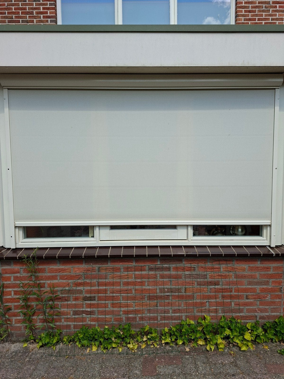 Sunscreen, handmatige bediening, Ophalen, Wit, Nieuw, 200 cm of meer