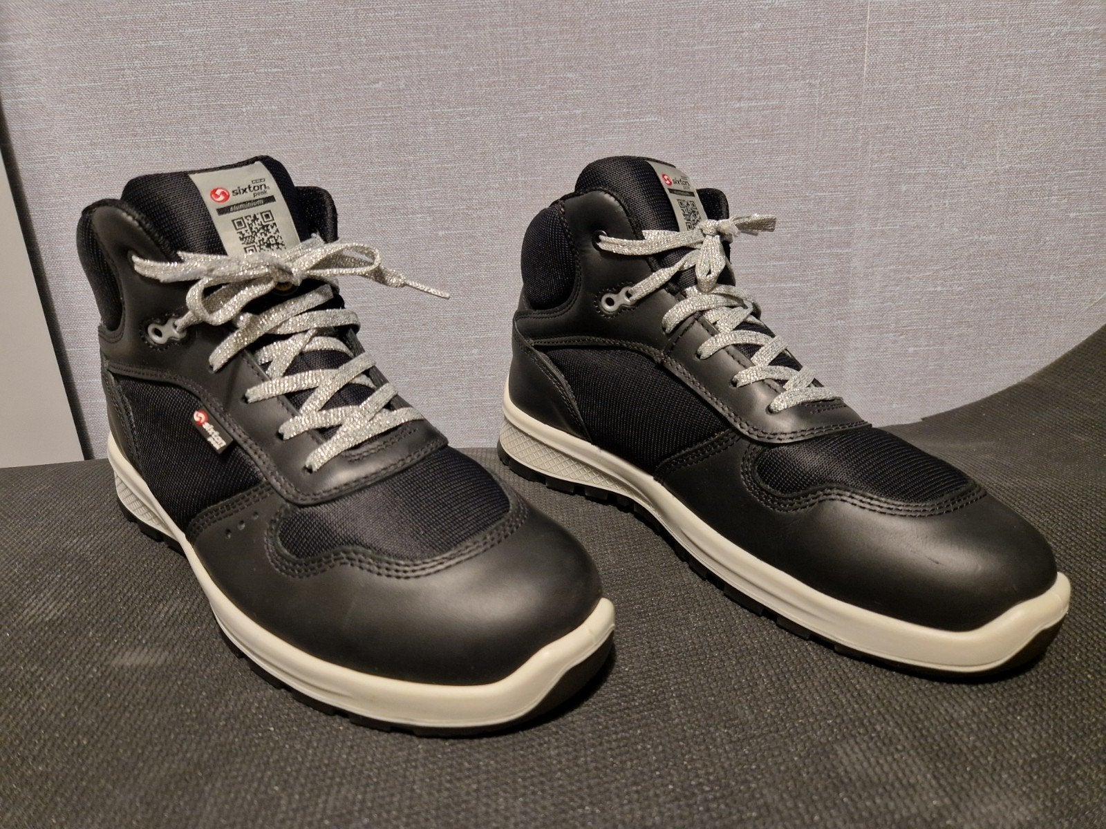Sixton peak Veiligheidsschoenen S3 SRC Maat 42, Sixton peak, Zwart, Ophalen of Verzenden, Zo goed als nieuw