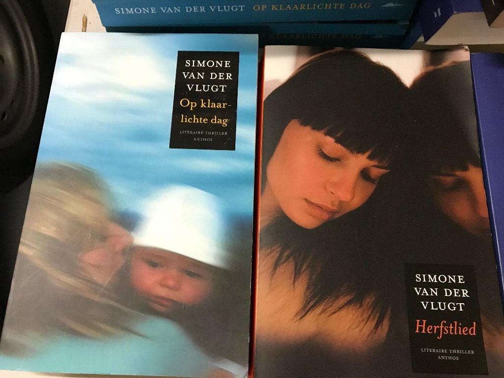 T.K. nog 17 boeken van Simone v/d Vlugt zie actuele lijst, Boeken, Ophalen of Verzenden, Gelezen, Simone van der Vlugt, Nederland