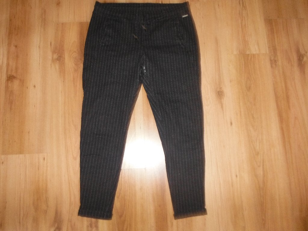 Red Button, zwart / wit gestreepte broek, mt 38, Maat 38/40 (M), Verzenden, Zwart, Lang