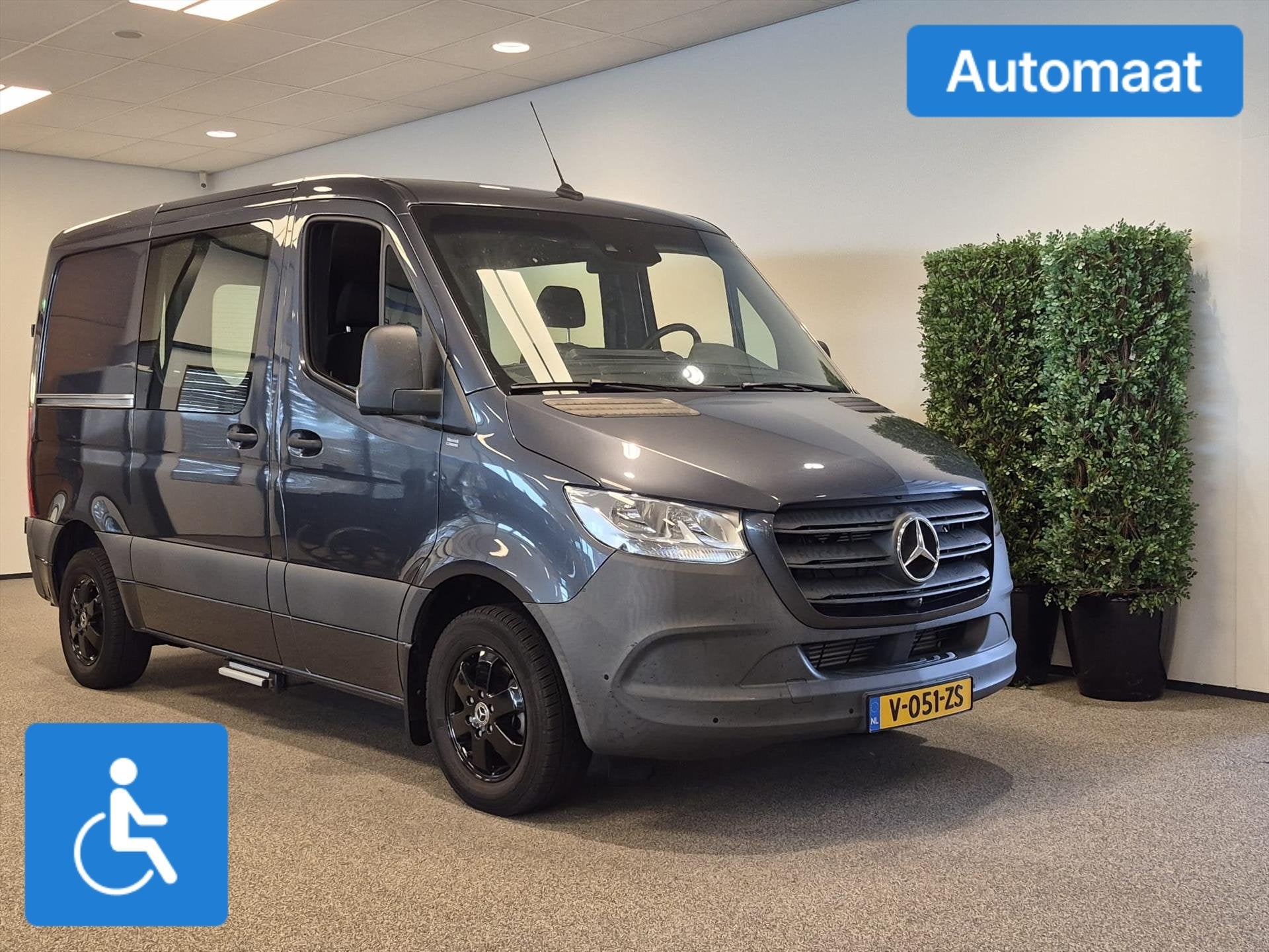 Mercedes-Benz Sprinter L1H1 Rolstoelbus Automaat - Zelfrijde, Auto's, 12 maanden, Stof, Gebruikt, 4 cilinders