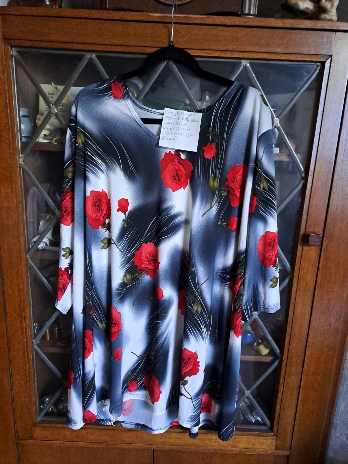 Tuniek Magna grijs met rode bloemen maat 56-58, Magna, Ophalen of Verzenden, Gedragen, Grijs