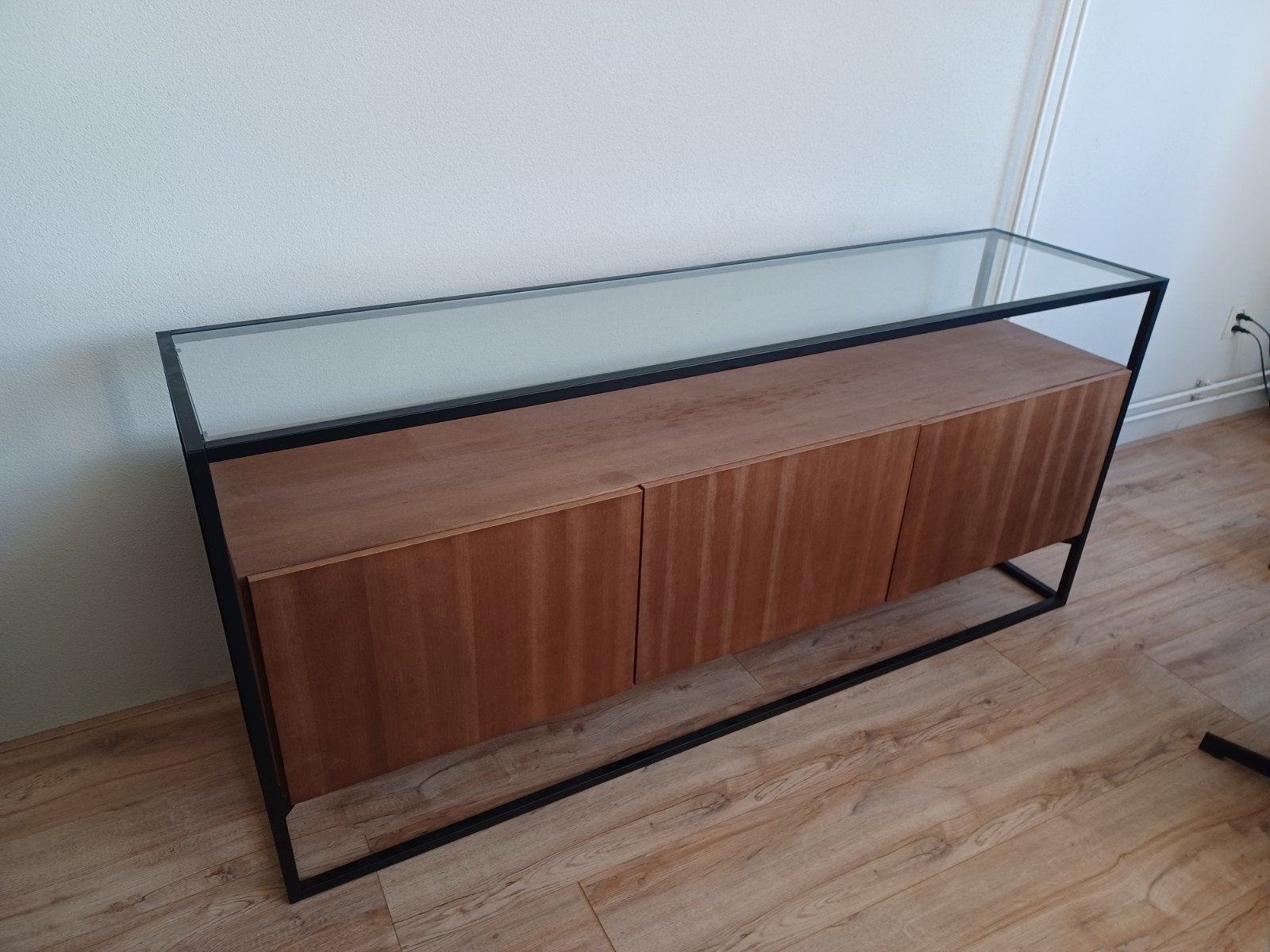 Tv meubel met glazen tafelblad, Ophalen of Verzenden, Zo goed als nieuw, 25 tot 50 cm, Rechthoekig