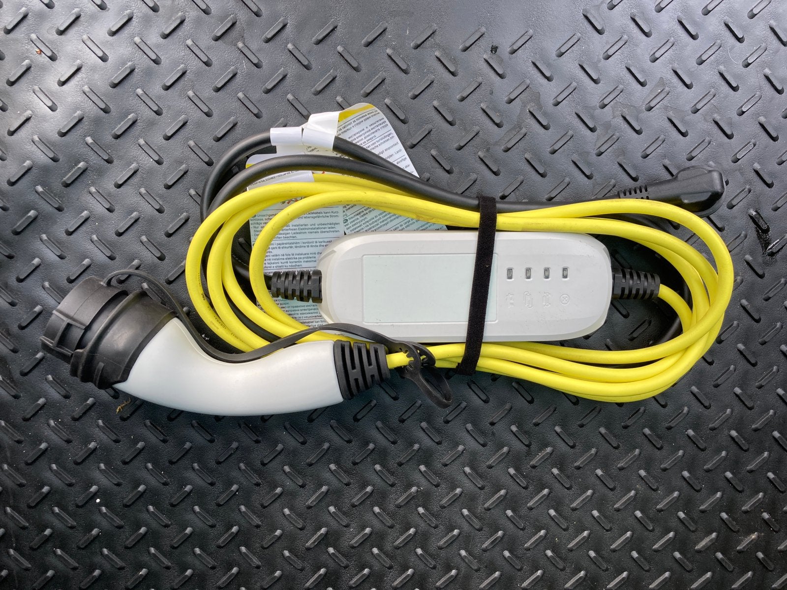 VW Aptiv iC-CPD Type 2 laadkabel schuko, Ophalen, Zo goed als nieuw