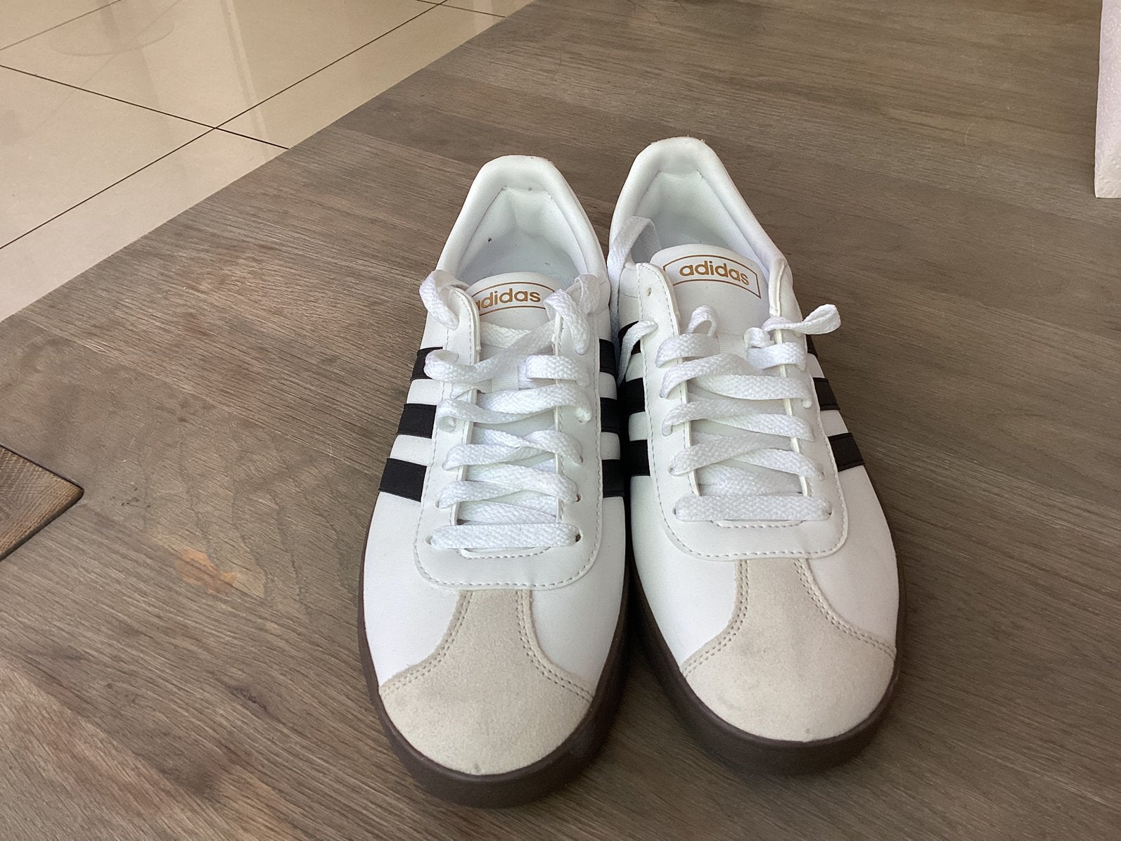 Nieuwe Adidas schoenen maat 42.5 – €5, Ophalen of Verzenden, Nieuw, Wit