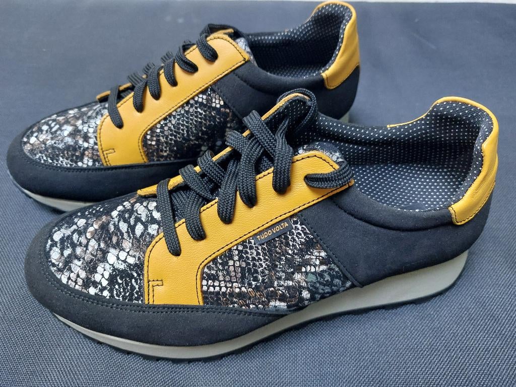 Sneakers Tudo Volta - maat 39 - NIEUW!, Kleding | Dames, Schoenen, Nieuw, Sneakers of Gympen, Zwart, Ophalen of Verzenden