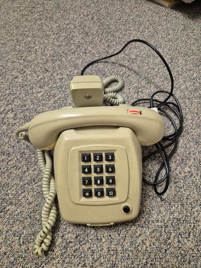 Vintage druktoetstelefoon - Jaren '80 retro design, Telecommunicatie, Vaste telefoons | Handsets en Draadloos, Ophalen of Verzenden