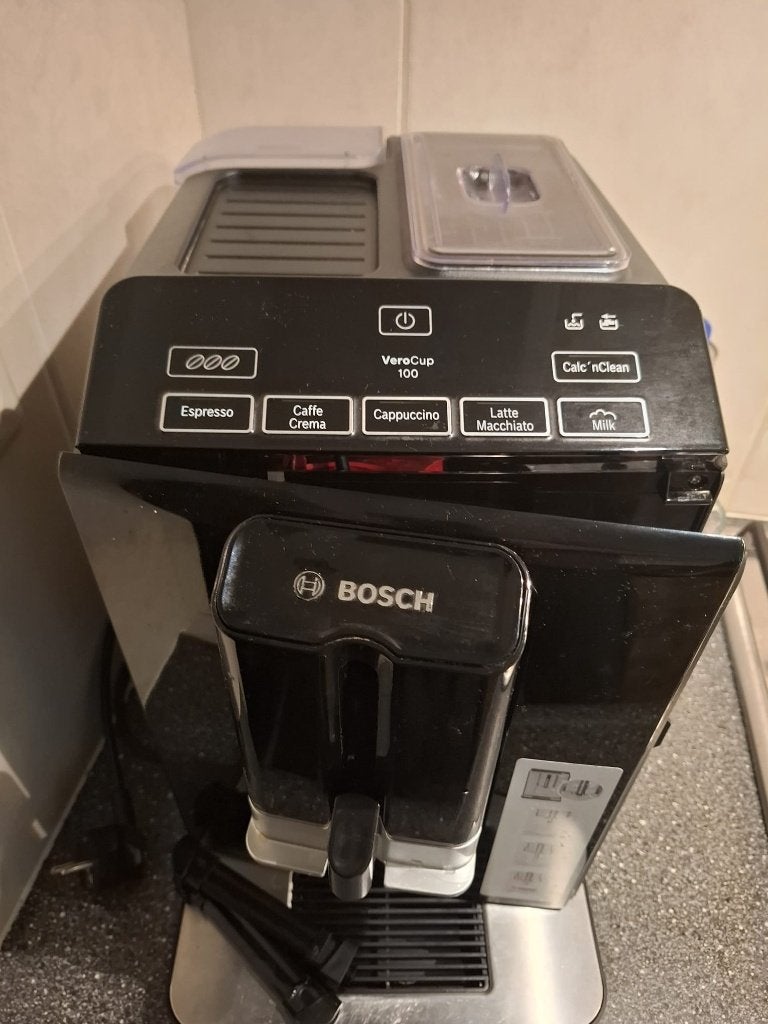 Bosch VeroCup 100 Volauto Espressomachine (Lekt water)