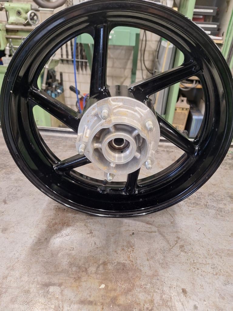 Nieuwe achtervelg Velg honda cbr 600f bj +-2000, Motoren, Onderdelen | Honda, Ophalen of Verzenden