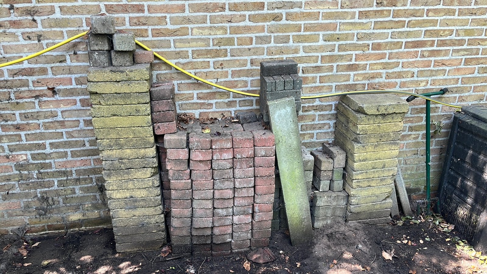 Diverse partij stoeptegels, klinkers en vierkantjes, Tuin en Terras, Tegels en Klinkers, Ophalen, Gebruikt, Klinkers, 10 m² of meer