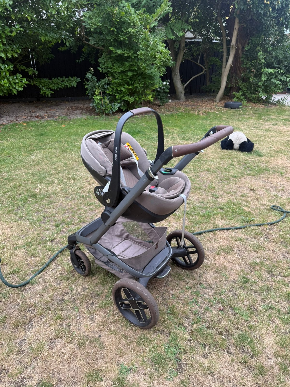 Maxicosi twillic fame truffle kinderwagen, Zo goed als nieuw, Met autostoeltje, Maxi-Cosi, Ophalen