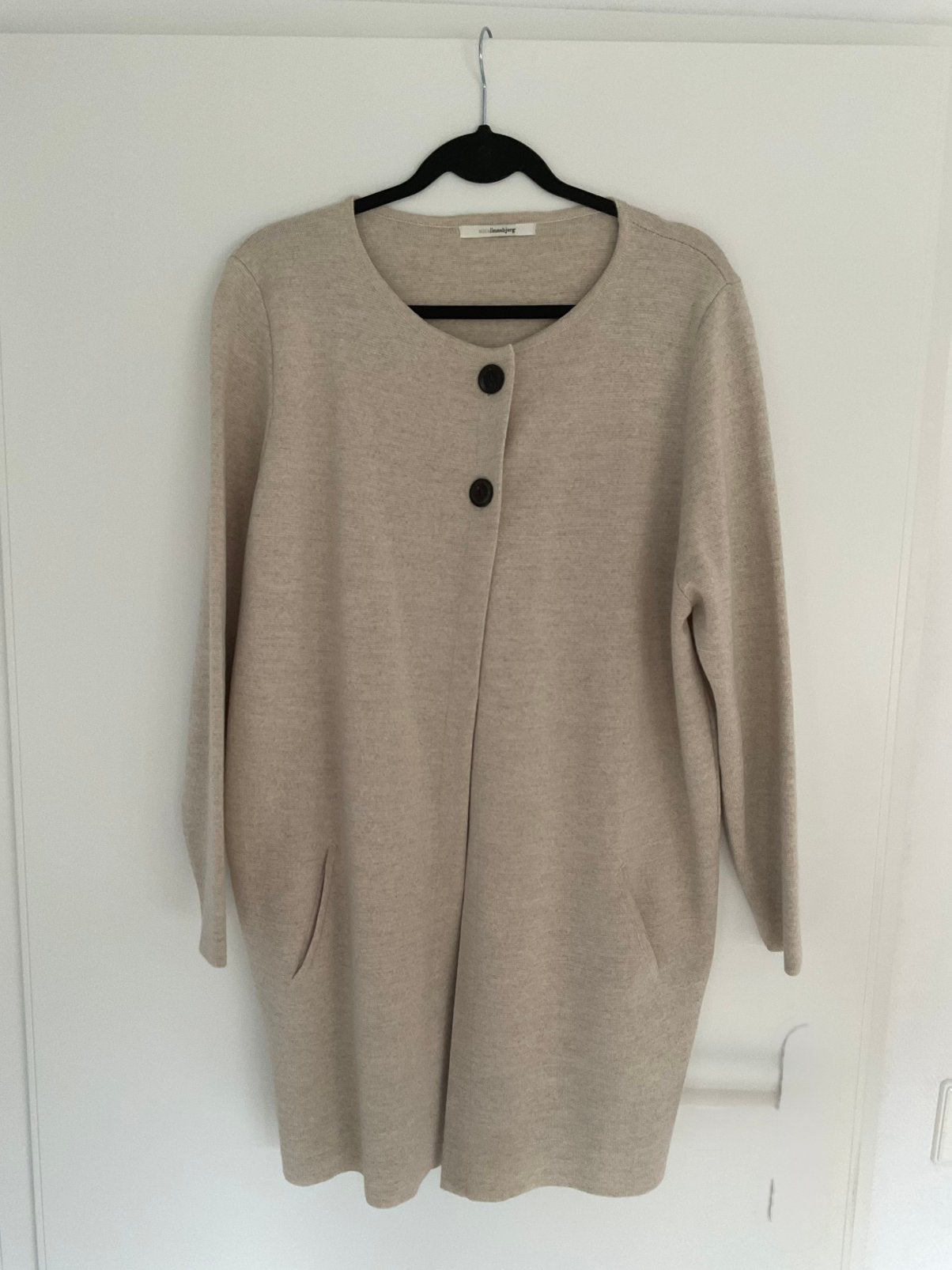 Sibin Linnebjerg vest Magrit, Ophalen of Verzenden, Zo goed als nieuw, Maat 42/44 (L), Beige