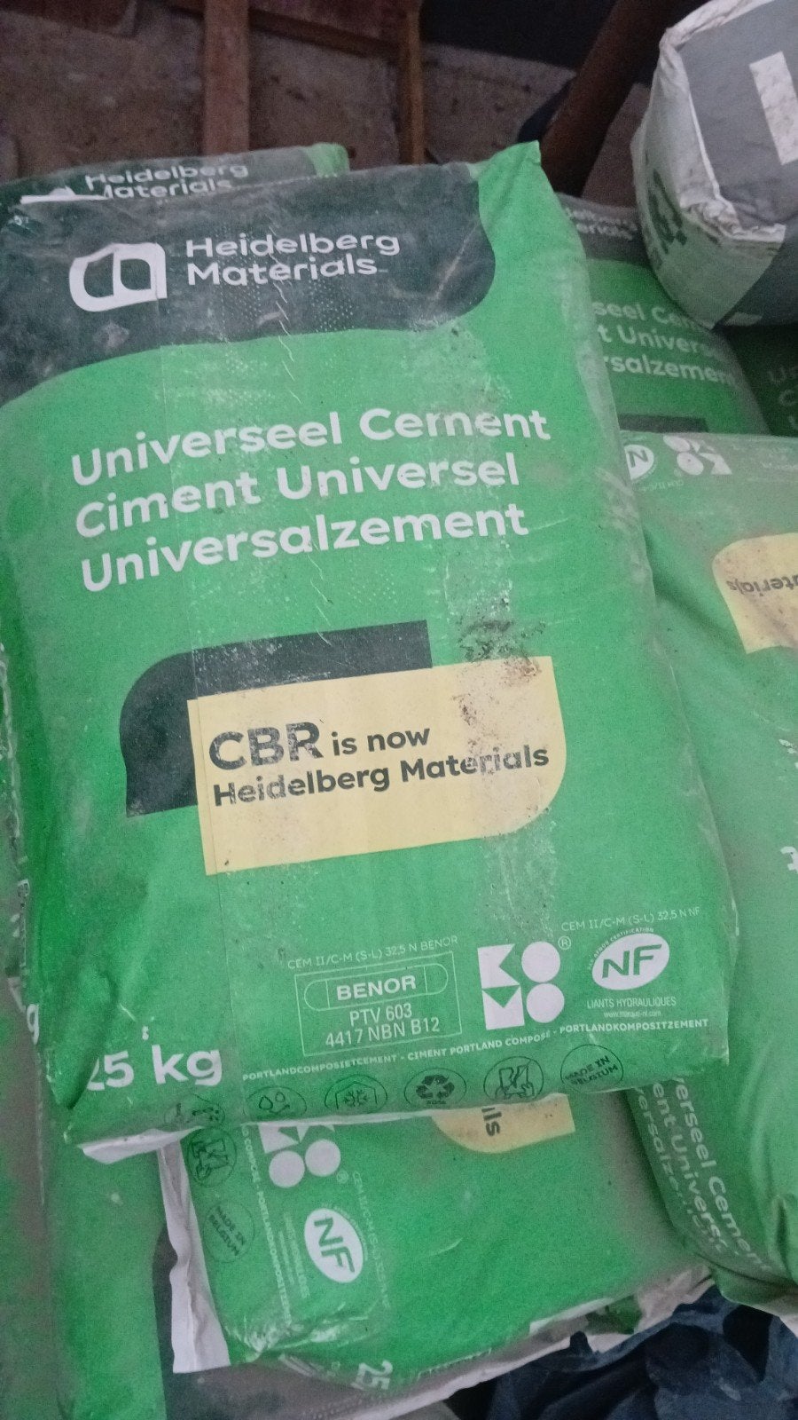55 × Heidelberg Universeel Cement 25 kg - Nieuw T.E.A.B, Doe-het-zelf en Verbouw, Overige Doe-het-zelf en Verbouw, Ophalen, Nieuw