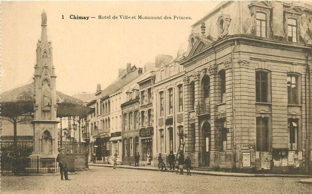 379-075-003 Chimay Hotel de Ville, Verzamelen, Ophalen of Verzenden, Voor 1920, Overig Europa