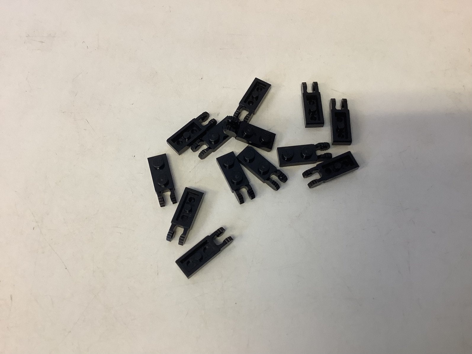 Lego scharnierplaat 1x2 met 2 vingers zwart, Ophalen of Verzenden, Gebruikt, Losse stenen, Lego