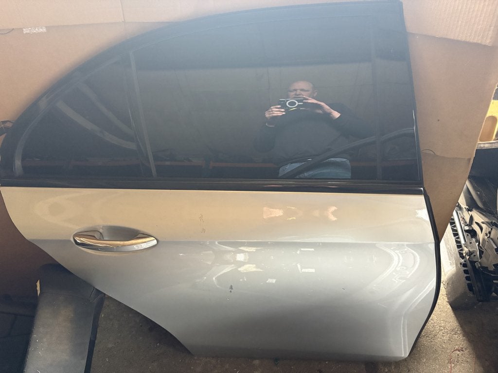 Rechtsachter deur W213 E Klasse sedan zilver, Auto-onderdelen, Niet ingevuld, Gebruikt, Deur, Mercedes-Benz