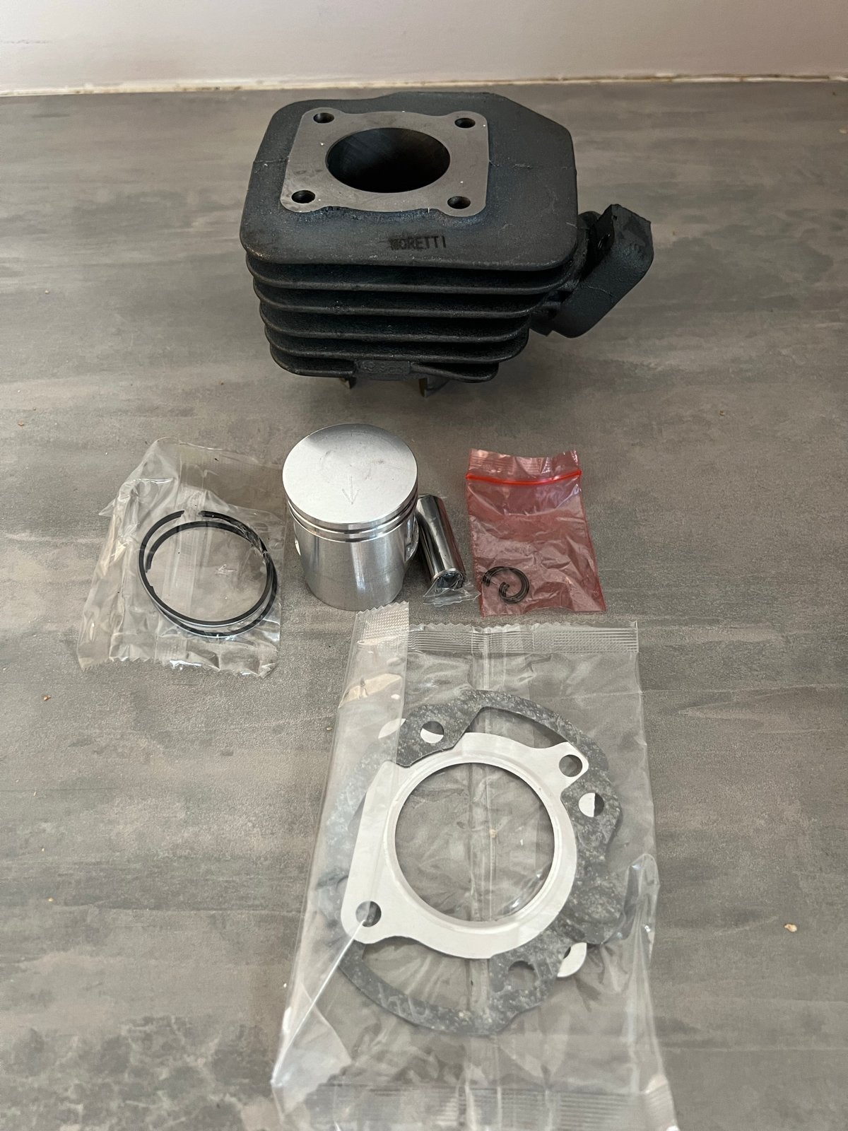 Cilinder voor Peugeot verticaal blok (Moretti), Ophalen of Verzenden, Nieuw, Cilinder, Peugeot
