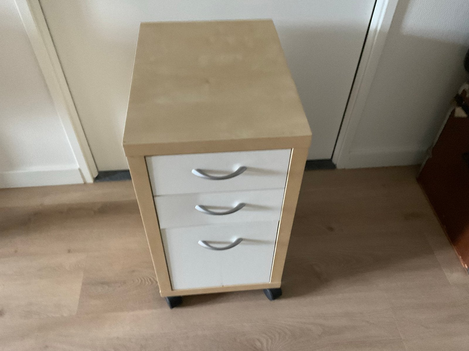 Handig lade/nacht/archief kastje op wielen, Huis en Inrichting, Ophalen, Minder dan 50 cm, Gebruikt, 100 tot 150 cm