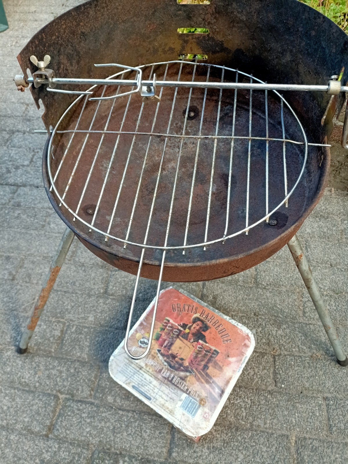 Gratis barbecue, Ophalen