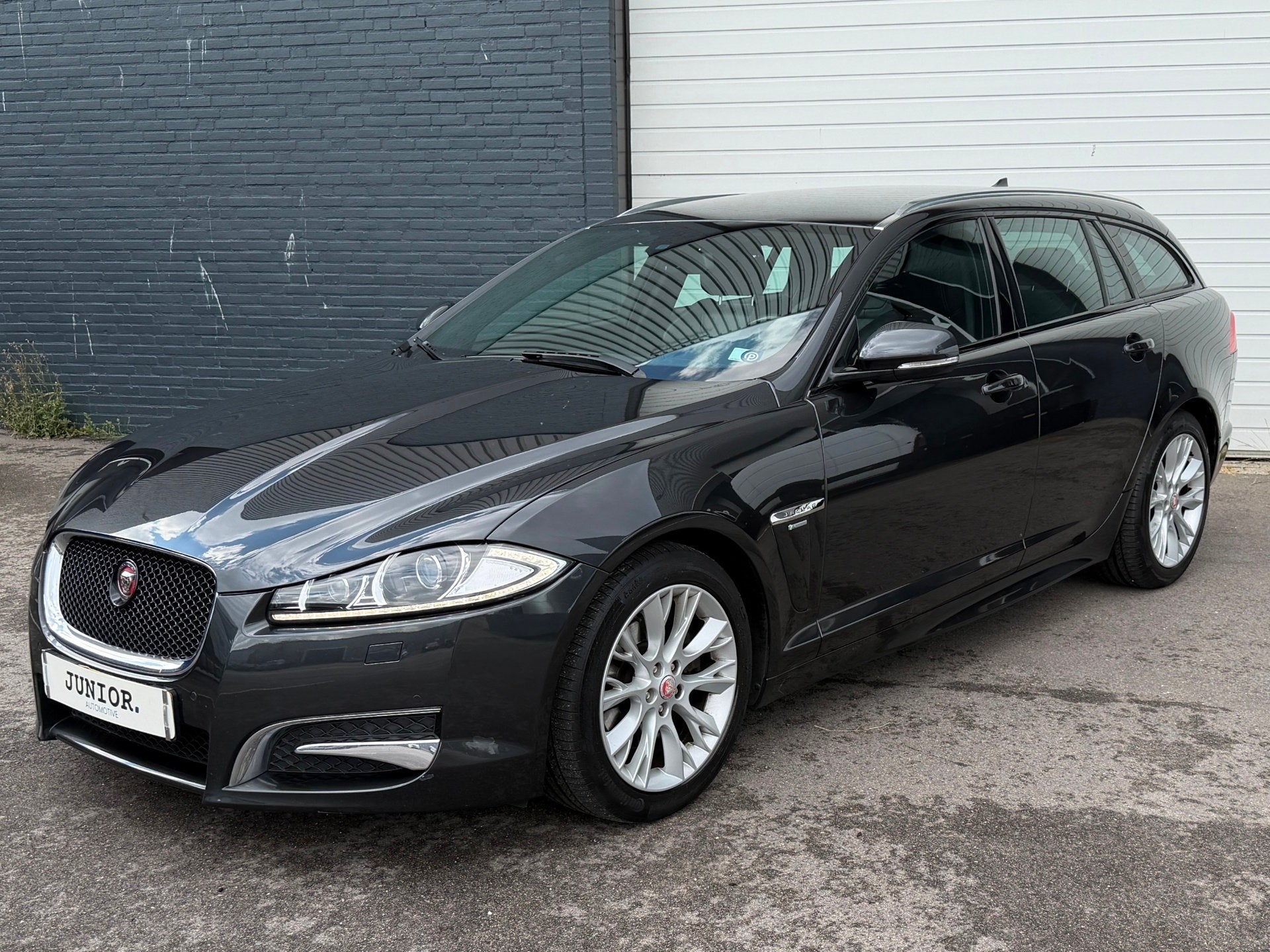 Jaguar XF Sportbrake 2.2D R-DESIGN/MEMORY/STUUR-STOELVERWARM, Automaat, Euro 5, Achterwielaandrijving, Gebruikt