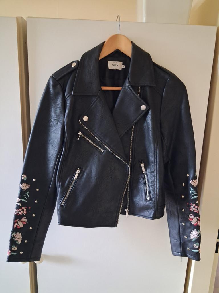 ONLY Zwart Bikerjack met Geborduurde Bloemen Maat 36, Kleding | Dames, Jassen | Winter, Zwart, Ophalen of Verzenden, Maat 36 (S)