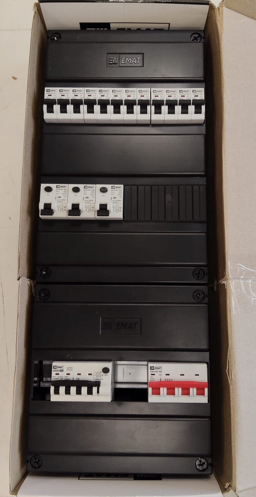 Emat groepenkast + 3x aardlekautomaat, Emat, Aardlekautomaat, Q, Q