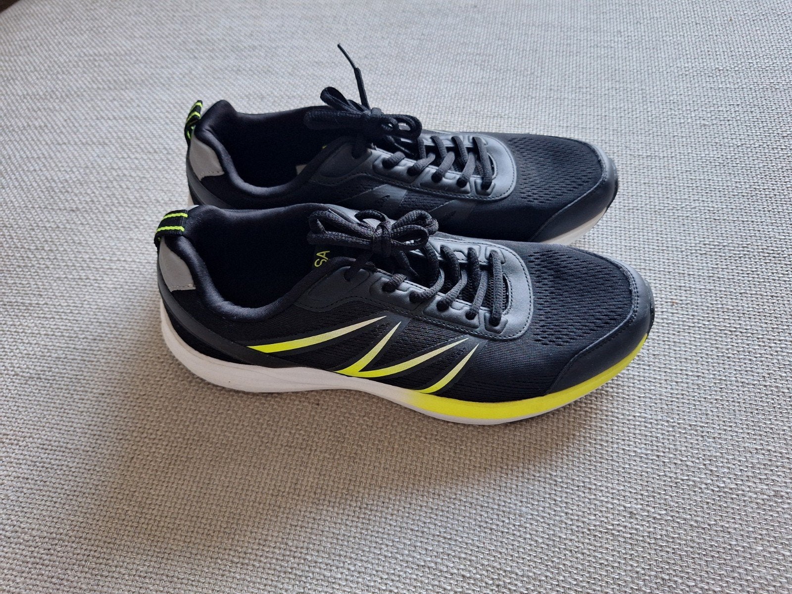 Osaga Sportschoenen maat 43 zwart/geel, Ophalen of Verzenden, Gebruikt, Schoenen