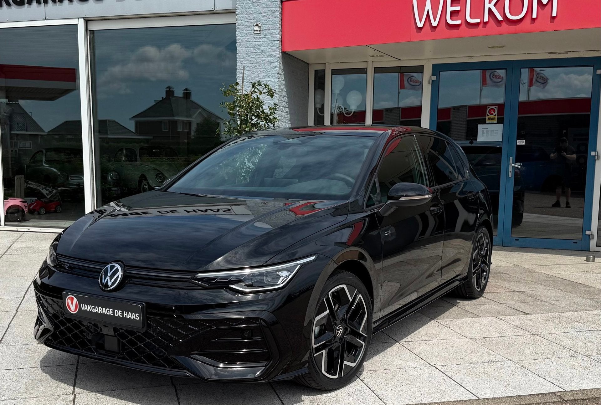 Volkswagen GOLF 1.5 eTSI R-Line Edition NIEUW!, 1498 cc, 4 cilinders, 150 pk, Alcantara