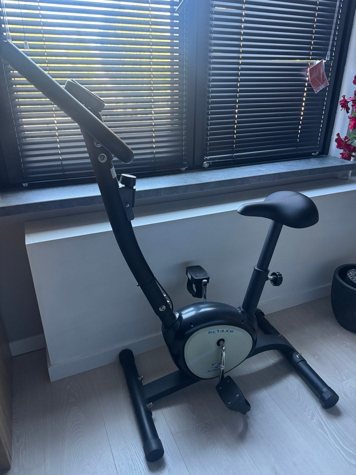 Hometrainer Starshaper ITEK - Zo goed als nieuw, Sport en Fitness, Ophalen, Zo goed als nieuw, Metaal, Benen