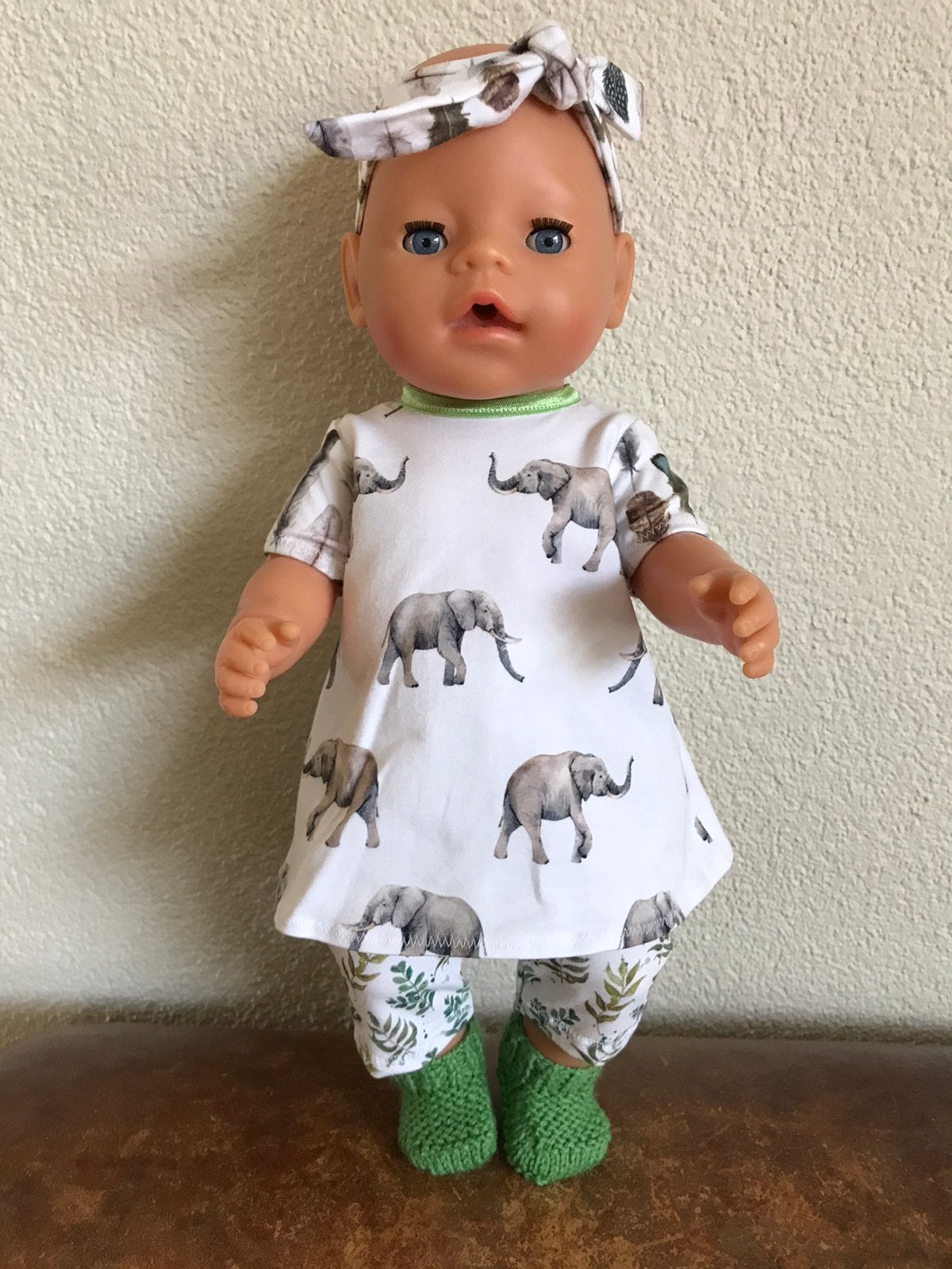 Baby born poppe kleertjes tricot jurkje olifant, Kinderen en Baby's, Ophalen of Verzenden, Zo goed als nieuw, Babypop