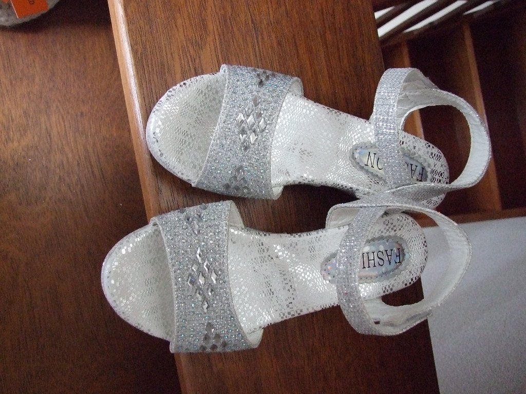 Nieuwe zilver glitter schoentjes maat 34, Meisje, Schoenen, Nieuw, Ophalen of Verzenden