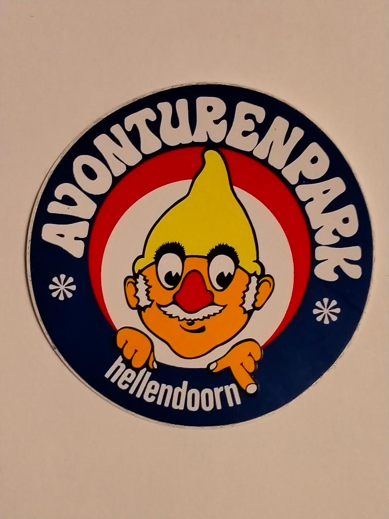 Avonturenpark Hellendoorn vintage pretpark logo sticker, Verzamelen, Stickers, Gebruikt, Overige typen, Ophalen of Verzenden