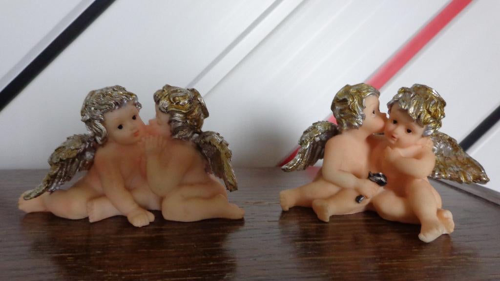 Lot van twee beeldjes Kussende Engeltjes, Verzamelen, Ophalen, Nieuw, Religie