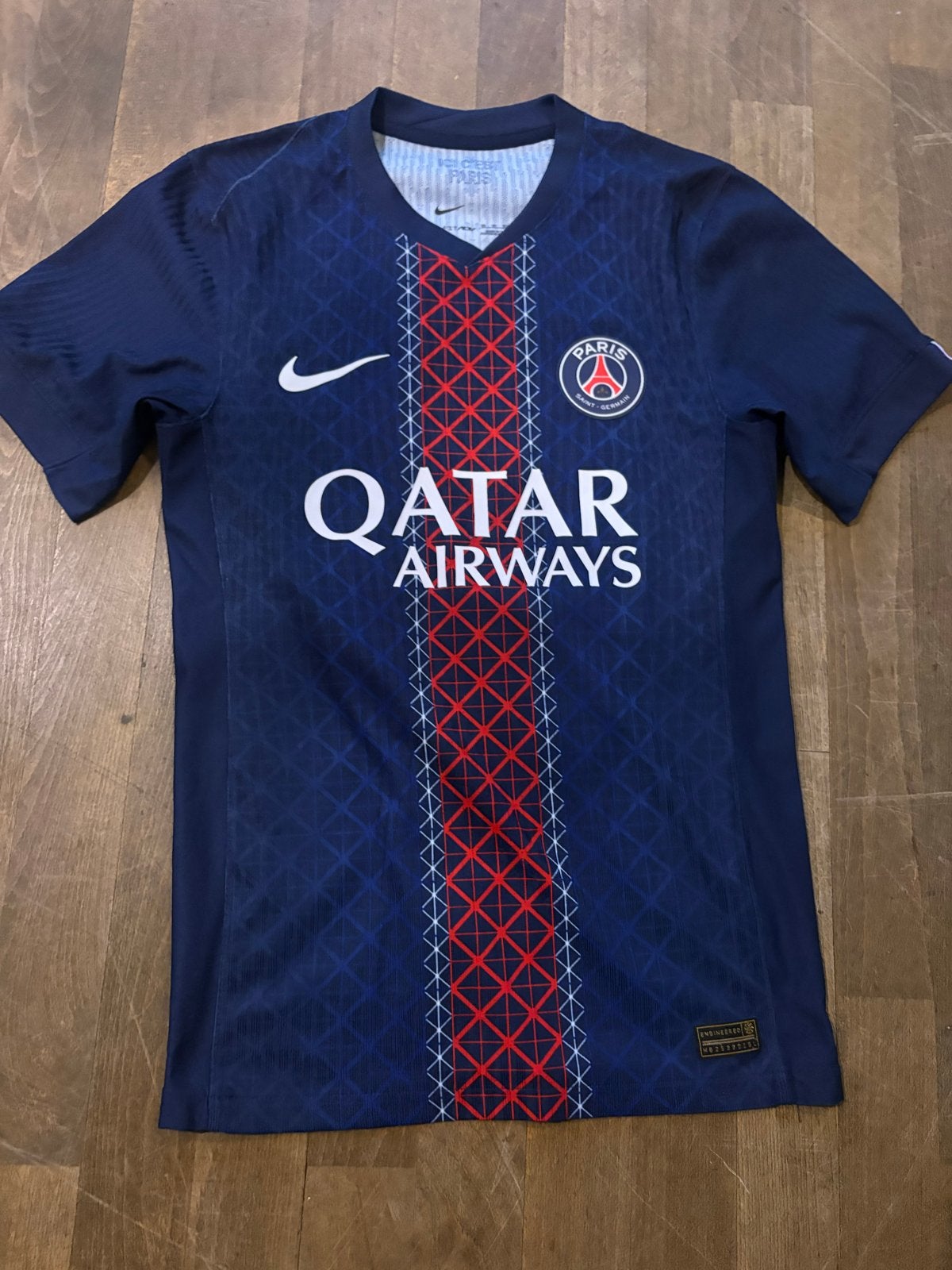 Voetbal shirt van paris saint-germain, Eén persoon